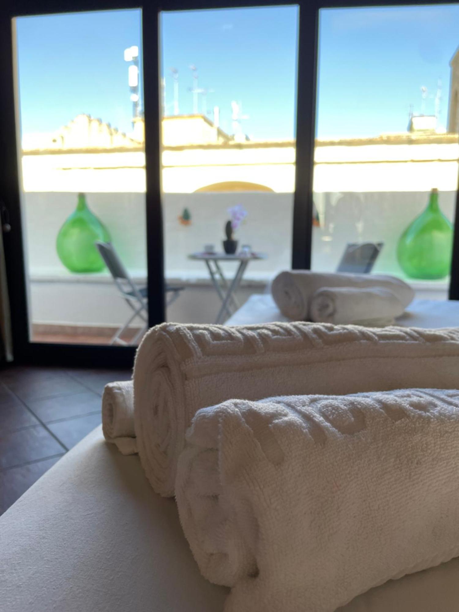 Wineexperience- Wine&Jacuzzi Suite Lecce Exterior photo